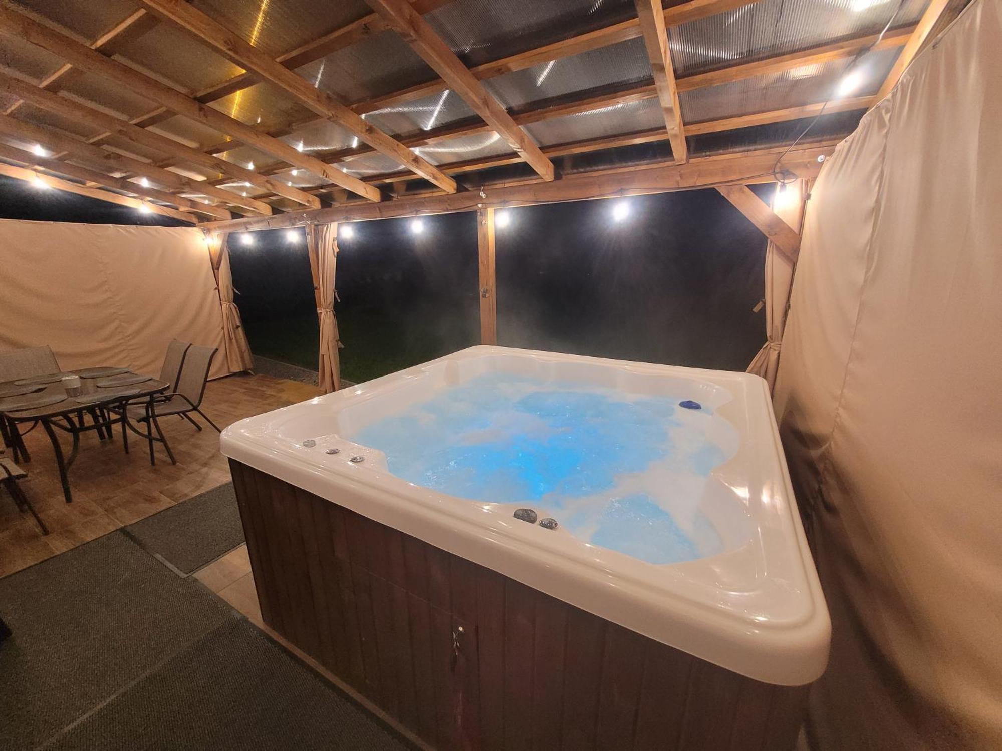 Urocza Kryjowka Ze Spa Lesko Exteriör bild